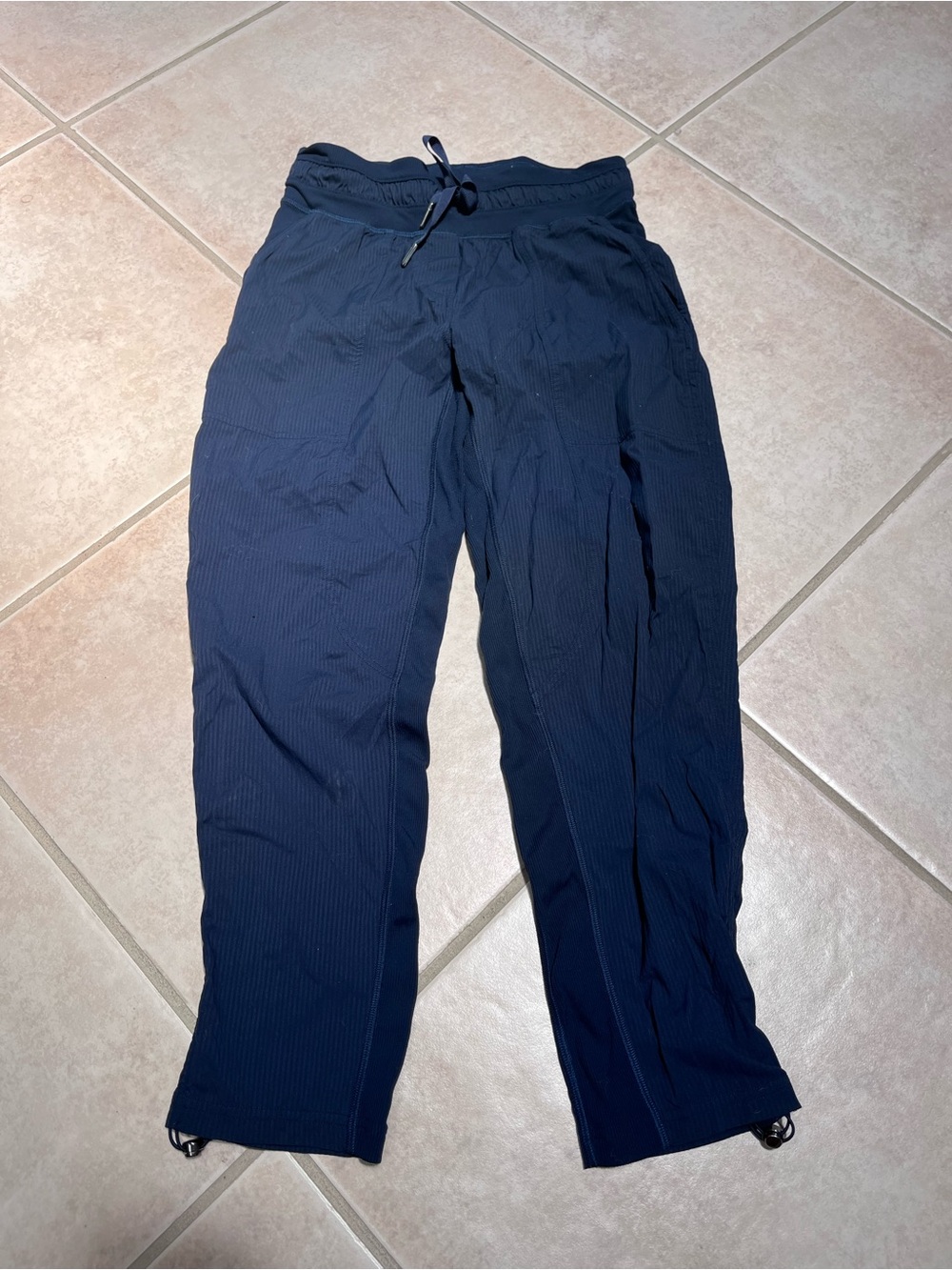 lululemon athletica cropped dance studio